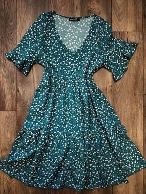 FUNJULY maternity baby doll dress Target small Floral V-Neck Tiered Dress